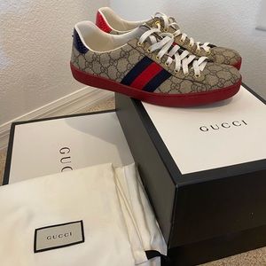 Gucci Ace Sneakers GG supreme